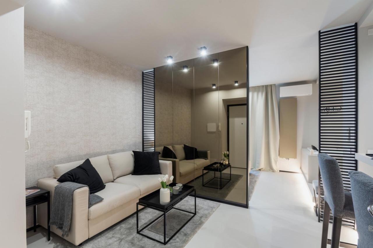 Ostia Holiday Greed Lounge Privee Ngoại thất bức ảnh