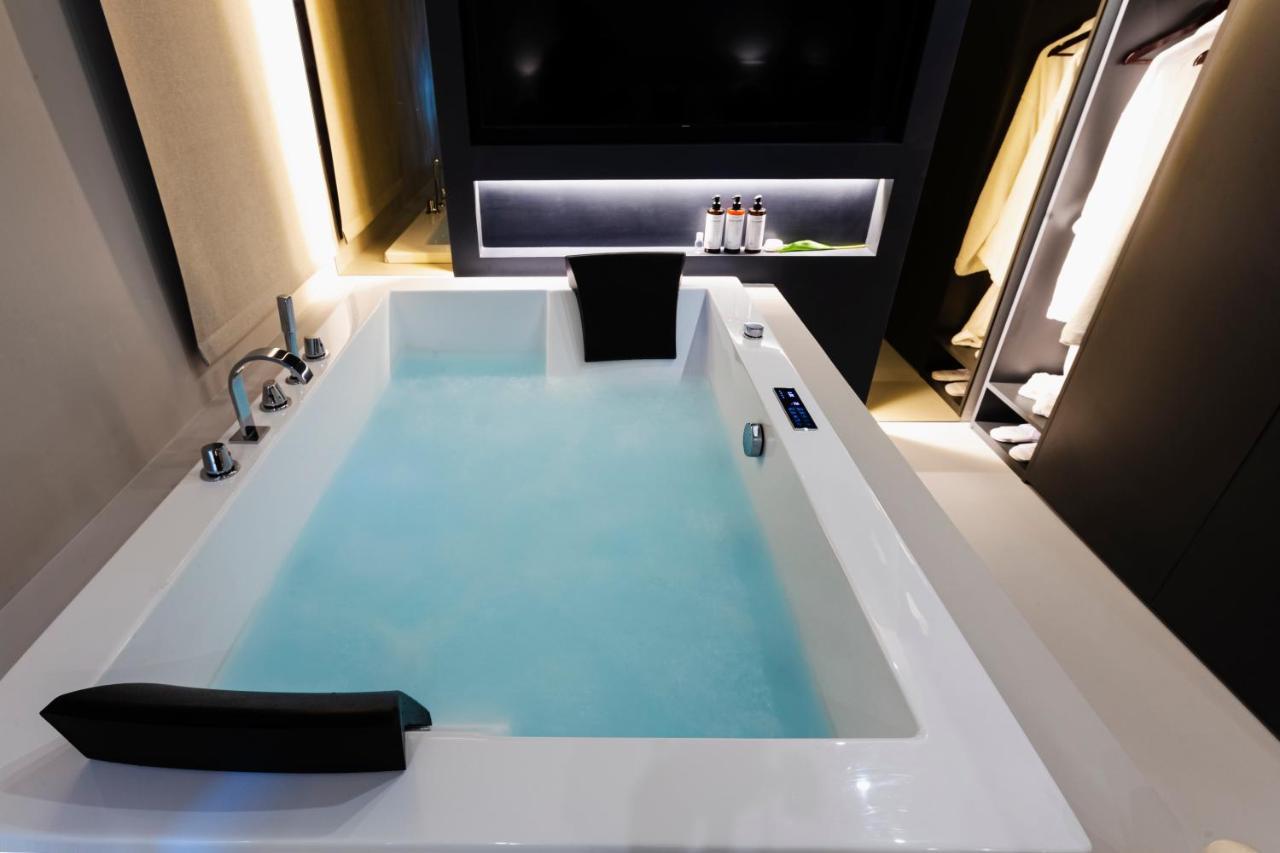 Ostia Holiday Greed Lounge Privee Ngoại thất bức ảnh