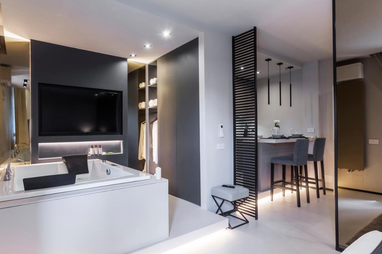 Ostia Holiday Greed Lounge Privee Ngoại thất bức ảnh